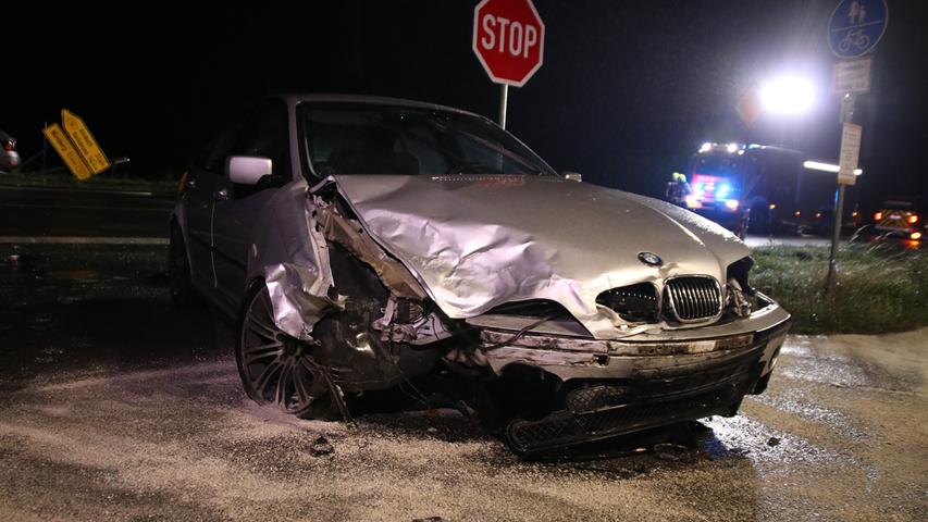 Unfall beim Überholen: BMW kracht auf B14 in Skoda 