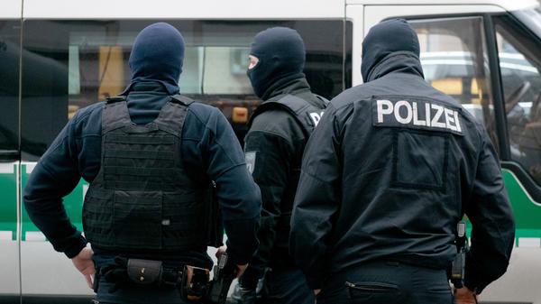 Ins Mittelfeld der Top Ten hat es auch die Polizei geschafft. Die Gesetzeshüter ergattern sich mit 84 Prozent Platz 5.