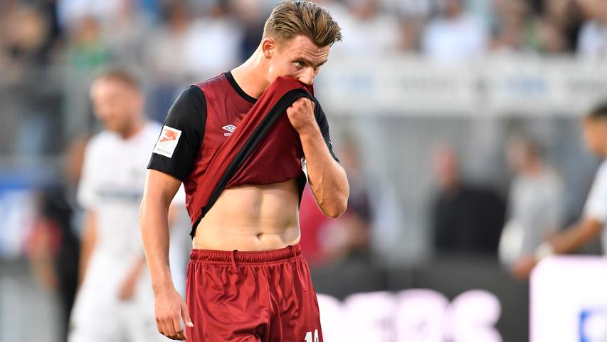 Abschied auf Zeit: Törles Knöll, für den Club in der vergangenen Saison nur einmal erfolgreich, wird für ein Jahr an Ligakonkurrent Wehen Wiesbaden verliehen. Bei den Hessen soll der 21-Jährige deutlich mehr Spielpraxis bekommen.