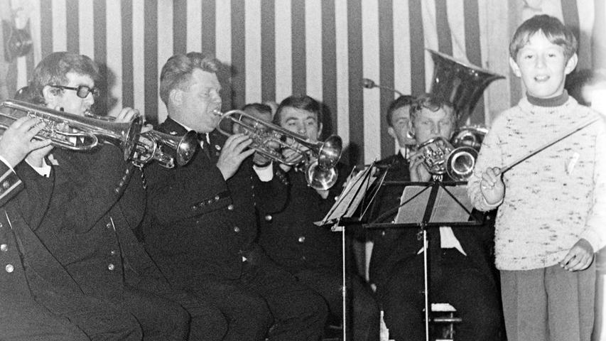 Vor 50 Jahren: 30 Kapellen bei Bezirksmusikfest in Auerbach