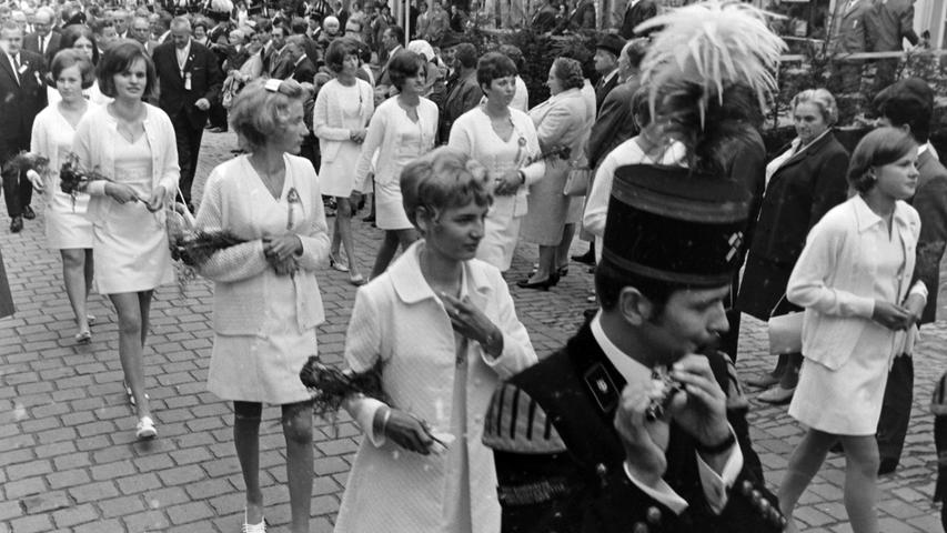 Vor 50 Jahren: 30 Kapellen bei Bezirksmusikfest in Auerbach