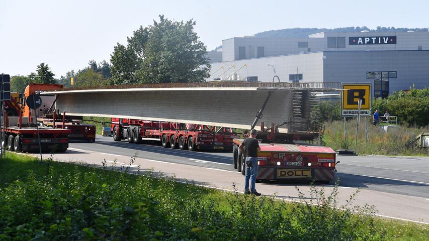 100 Tonnen Stahlbeton: Mega-Kran-Party an der B299