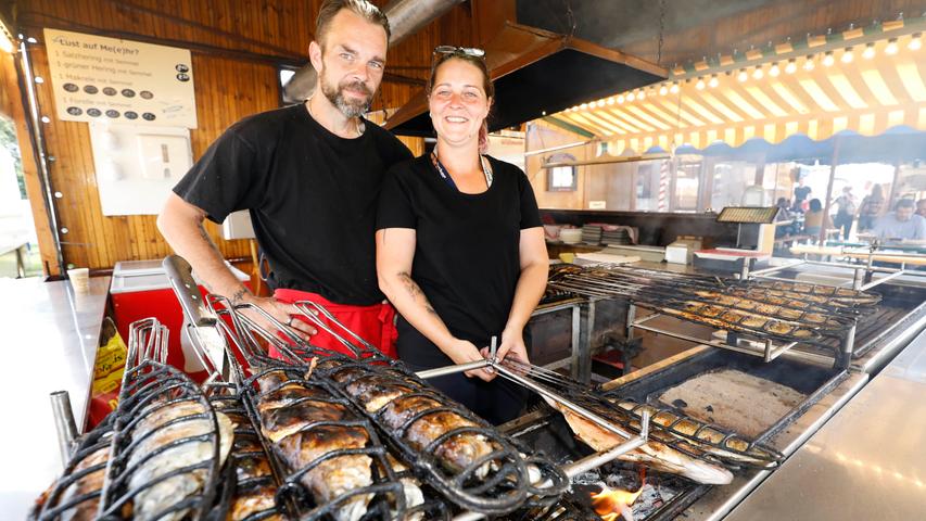 Makrelen und Nascherei: Ein Rundgang auf dem Herbstvolksfest