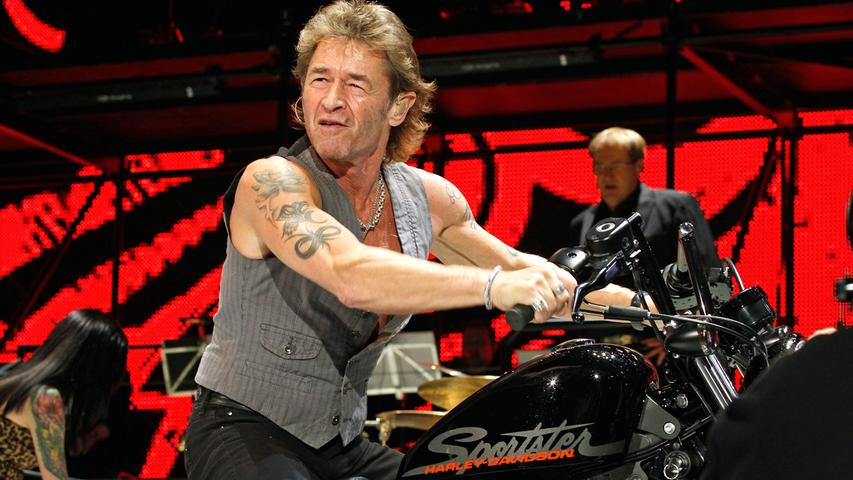 Bei seiner Show im November 2010 in der Nürnberger Arena stieg Peter Maffay auf seine Harley Davidson.
