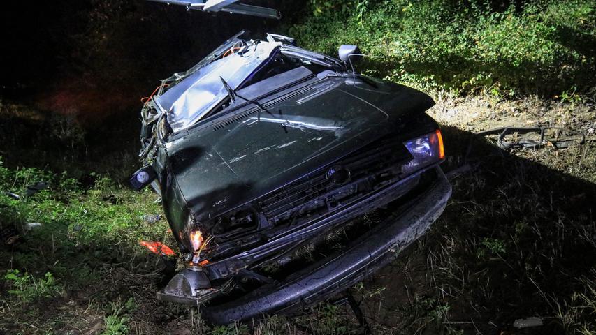 Auto überschlägt sich auf A70: 29-Jähriger hat Schutzengel