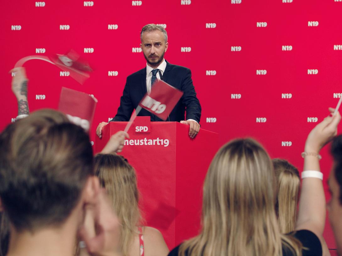 Der Satiriker Jan Böhmermann bewirbt sich nach eigenen Worten mit der Kampagne #neustart19 um den SPD-Parteivorsitz.