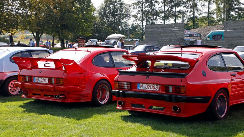 Capri I, II, III — auf dem Gelände des Sportheimes in Postbauer war der Ford Capri in fast allen Variationen zu bewundern. Einige Fans waren von weither angereist.;