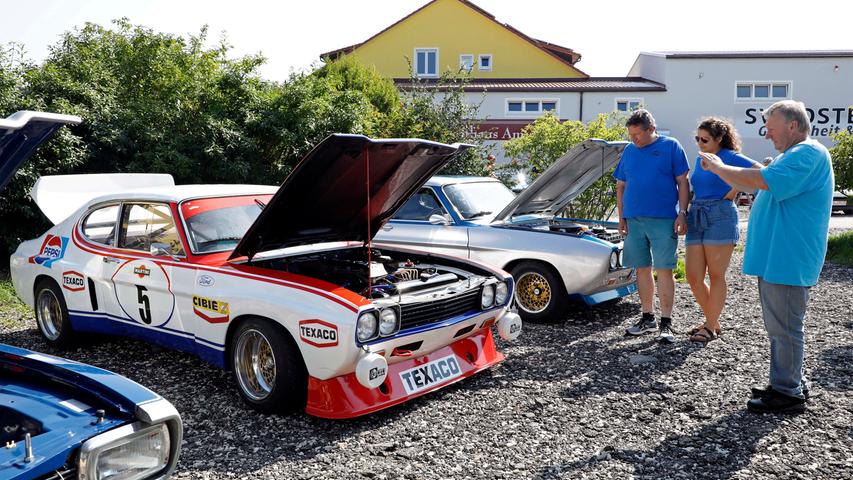 Capri I, II, III — auf dem Gelände des Sportheimes in Postbauer war der Ford Capri in fast allen Variationen zu bewundern. Einige Fans waren von weither angereist.;