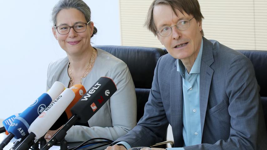 Die beiden Bundestagsabgeordneten Nina Scheer und Karl Lauterbach forderten ein Ende der Großen Koalition. Lauterbach ist Gesundheitsexperte, Scheer kennt sich mit Umweltpolitik aus - zumindest die Kombination klang interessant. Am Ende reichte es aber nur für 14,63 Prozent der Stimmen.