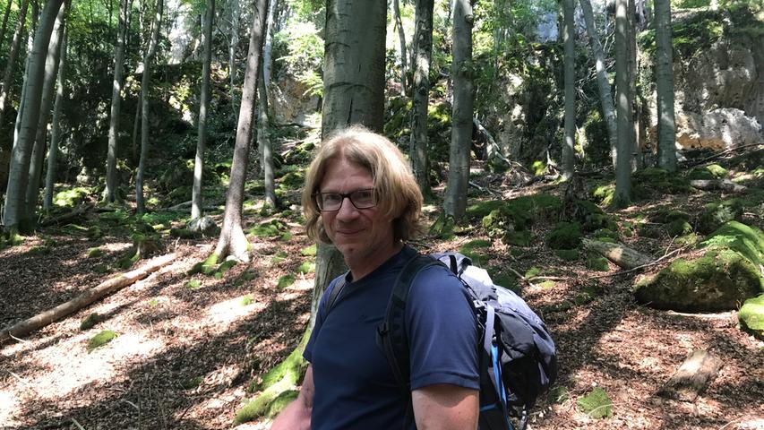 Der Kletterer Sven König hat mich am Eibgrat getroffen und mir die beiden zum Klettern freigegebenen Felsen entlang des Eibgrats gezeigt.