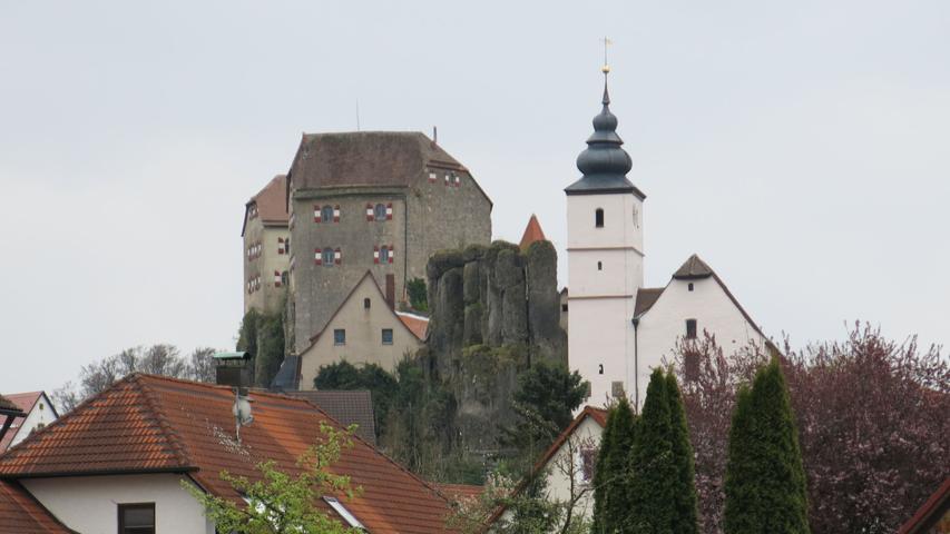 In Hiltpoltstein haben die gleichnamige Burg Hiltpoltstein sowie das ehemaliges Brauhaus geöffnet.
