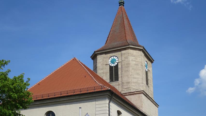Am den Unterbau des Turms aus dem späten Mittelalter wurde 1742 ein Langhaus angebaut.
Alfershausen 2, Thalmässing
Führung am Kirchweihtag um 15.30 Uhr