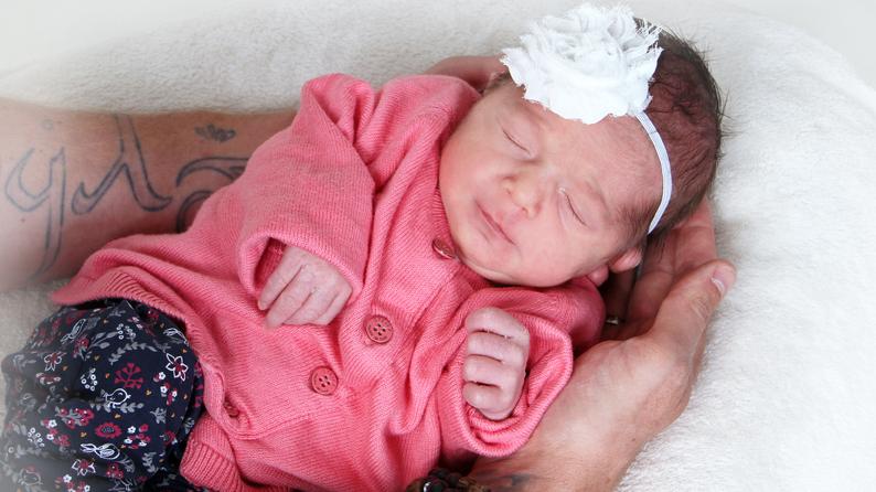 Die kleine Emilia erblickte am 27. August im St. Theresien-Krankenhaus das Licht der Welt. Zur Geburt brachte sie 2940 Gramm auf die Waage und war 49 Zentimeter groß.