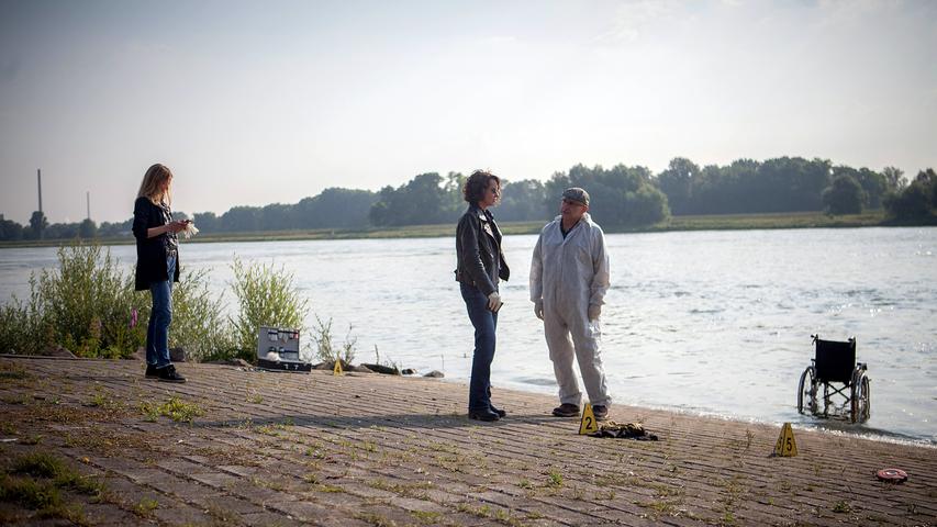 Ludwigshafens Kripo wird zu einem verwaisten Rollstuhl am Ufer des Rheins gerufen. Während vom Besitzer jede Spur fehlt, können die Beamten in der Nähe des Fundorts die Ausweispapiere eines jungen Mannes sichern.