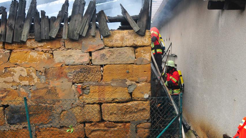 Scheune in Flammen: 80.000 Euro Schaden bei Feuer nahe Neunkirchen