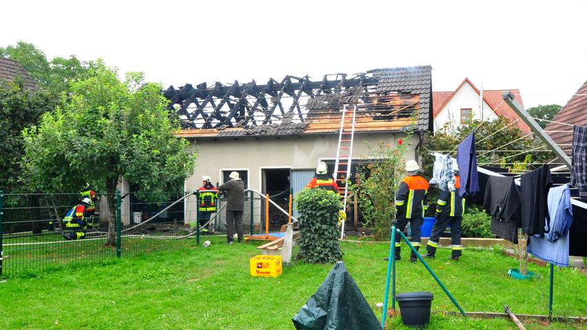 Scheune in Flammen: 80.000 Euro Schaden bei Feuer nahe Neunkirchen