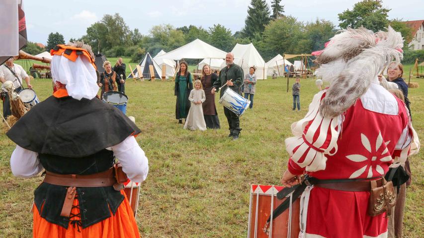 Mit Kanone, Schild und Schwert: Das Mittelalterfest des Trommlerhaufen Heideck