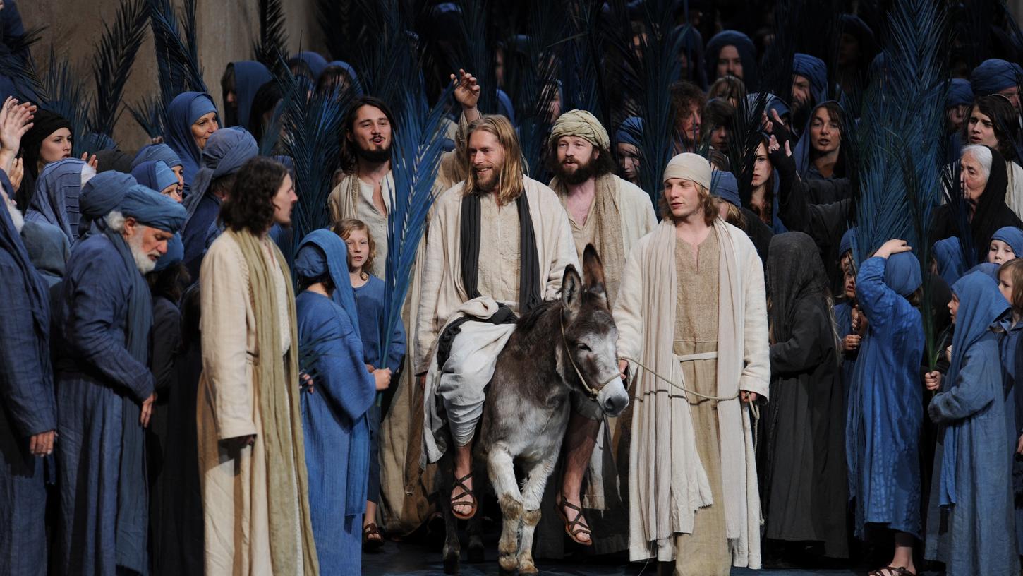 Jesus Christus wird bei den berühmten Oberammergauer Passionsspielen im nächsten Jahr nicht auf dem E-Tretroller nach Jerusalem einziehen. Wie eh und je wird Gottes Sohn auf einem Esel reiten.