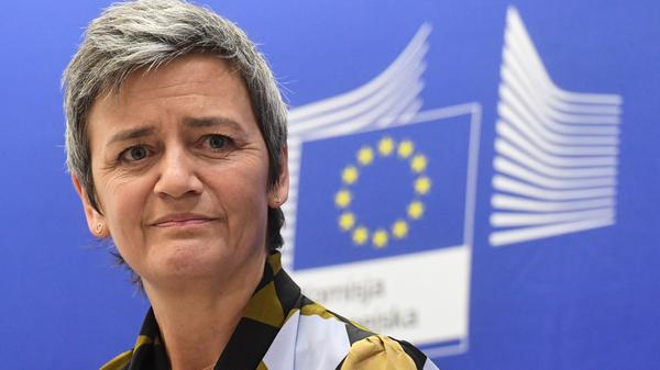 Dänemark: Die Liberale Margrethe Vestager wollte selbst Kommissionspräsidentin werden - und bekam schließlich als «exekutive Vizepräsidentin» eine besondere Stellung. Sie ist zuständig für Digitales und sich zusätzlich weiter um das Thema Wettbewerb kümmern. Als Wettbewerbskommissarin in der bisherigen Kommission hatte sich die resolute Dänin unter anderem Google, Facebook und Amazon vorgeknöpft. In Dänemark war die studierte Ökonomin vorher Bildungs-, Wirtschafts- und Innenministerin.