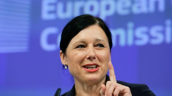 Tschechien: Vera Jourova ist als Vizepräsidentin der Kommission zuständig für Werte und Transparenz. Vorher war sie Kommissarin für Justiz, Verbraucherschutz und Gleichstellung. Sie setzte sich unter anderem für strengere Regeln für Technologieriesen wie Facebook sowie für Airbnb ein. Jourova ist Mitbegründerin der populistischen Partei ANO von Ministerpräsident Andrej Babis, die zur liberalen Fraktion im EU-Parlament gehört.