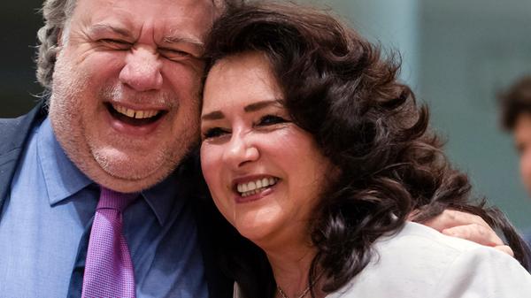 Malta: Die Sozialdemokratin Helena Dalli ist Kommissarin für Gleichstellung. Sie ist langjährige Abgeordnete im Parlament des Inselstaates. Von 2013 bis 2017 war die promovierte Soziologin Sozial- und Verbraucherschutzministerin, danach Ministerin für EU-Angelegenheiten und Gleichberechtigung.