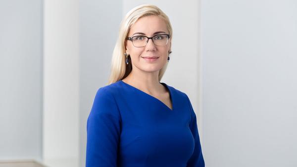 Estland: Kadri Simson ist Energiekommissarin. Die frühere Wirtschaftsministerin von der linksgerichteten Zentrumspartei ist Wunschkandidatin von Regierungschef Jüri Ratas. Der bisherige estnische Vertreter Andrus Ansip war Vizepräsident der Kommission, zuständig für den digitalen Binnenmarkt.