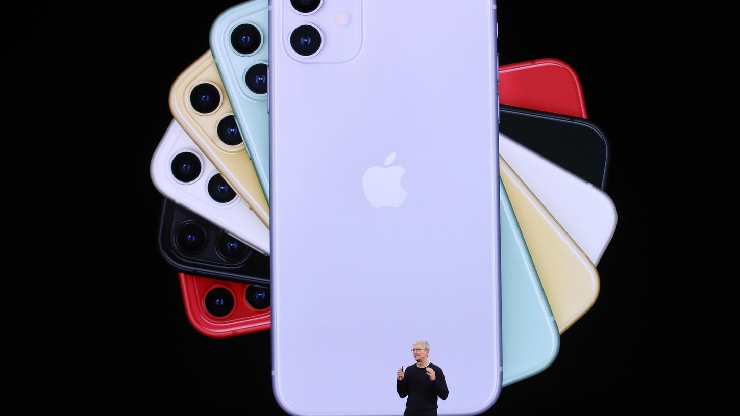 Apple CEO Tim Cook stellte das neue iPhone im Steve Jobs Theater im Firmenhauptquartier vor.