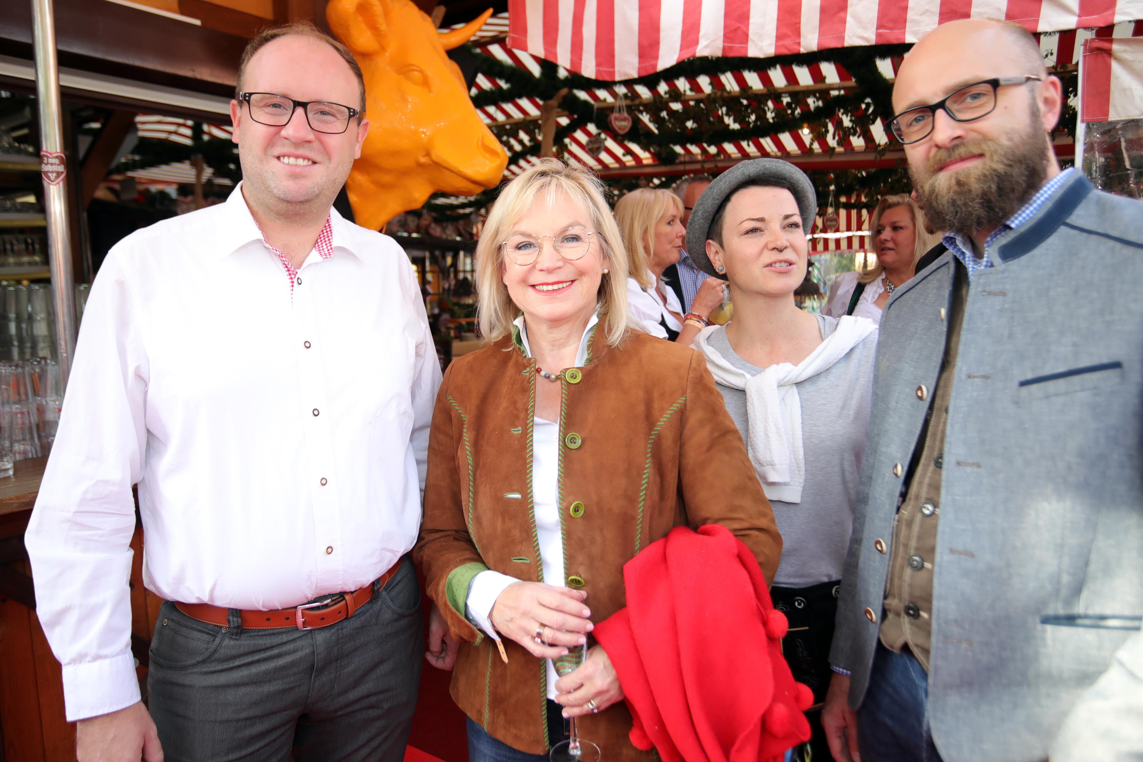 Auch Barbara Regitz, CSu-Landtagsabgeordnete vergnügte sich auf dem Pre-Opening.
