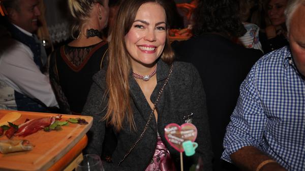 Auch TV-Maklerin Claudia Pinkert aus der Sendung "Mieten, Kaufen, Wohnen" ließ sich am Abend blicken.