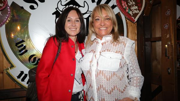 Agenturchefin Sabine Michel (l.) lächtelte mit Dominic Armbrüster.