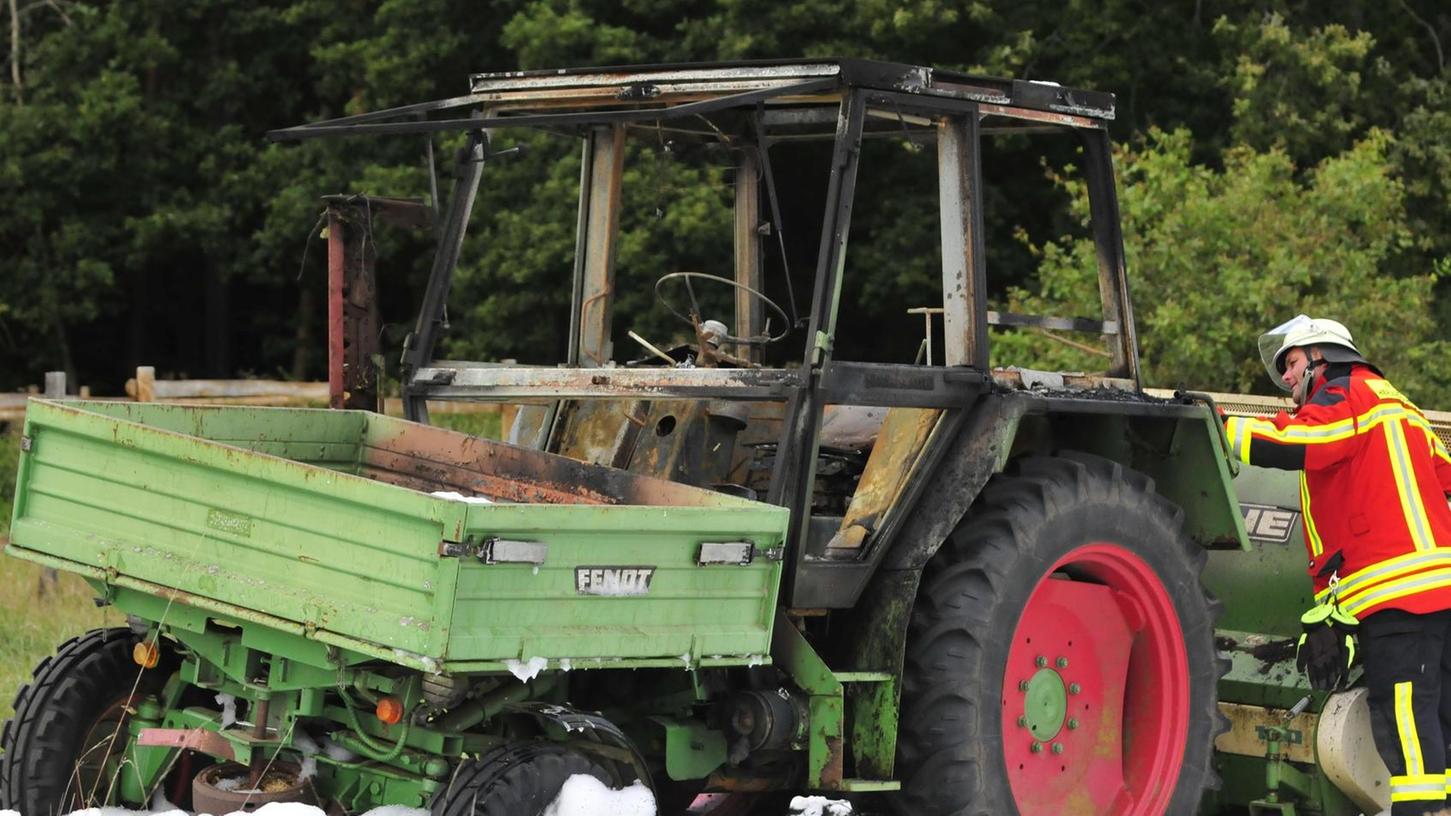 Heroldsbach: Traktor brannte nahe am Wald