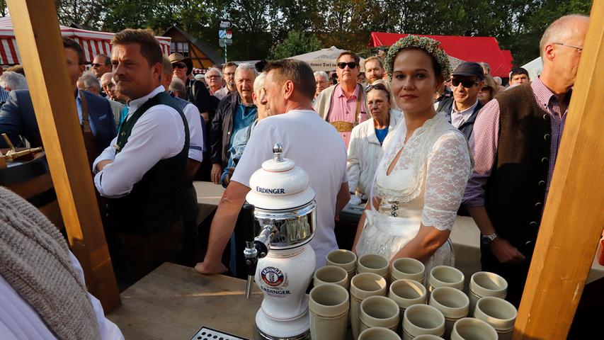 Promi-Schaulaufen und Reimers Anstich: Die Bilder vom Altstadtfest