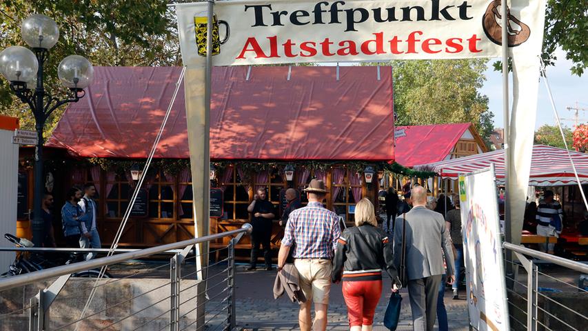 Promi-Schaulaufen und Reimers Anstich: Die Bilder vom Altstadtfest