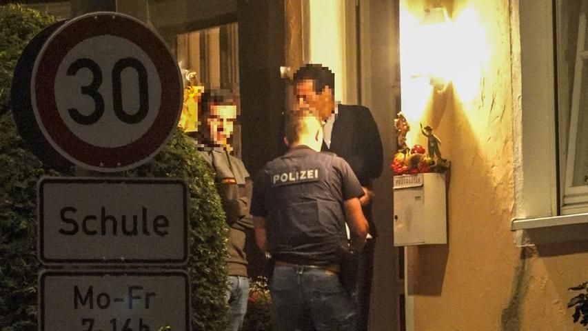 Großeinsatz der Polizei in Oberfranken: Verdächtiger soll Bombenanleitungen verbreitet haben
