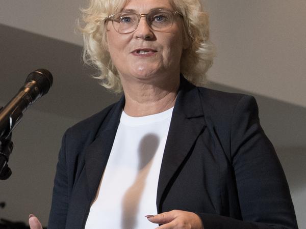 Christine Lambrecht (SPD), Bundesjustizministerin, will das heimliche Fotografieren unter Röcke und Kleider per Gesetz unter Strafe stellen.