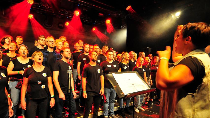 500 Sänger, eine Europahymne: Das Kneipenchor-Festival im E-Werk