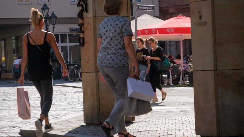 Spätsommer und Tiefstpreise: Nürnberg genießt verkaufsoffenen Sonntag
