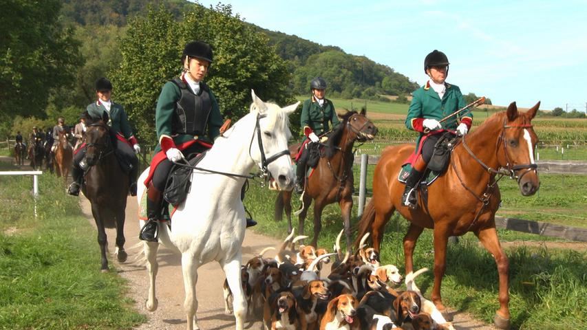 Mit Pferd und Hund: Herbstjagd des Treuchtlinger Reitvereins