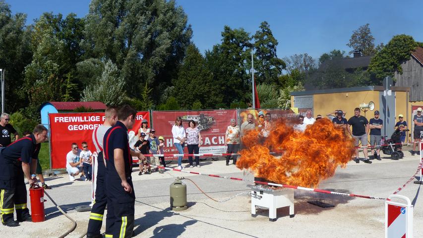 Von Wasserpumpe bis Fettexplosion: Die Georgensgmünder Feuerwehr lädt ein
