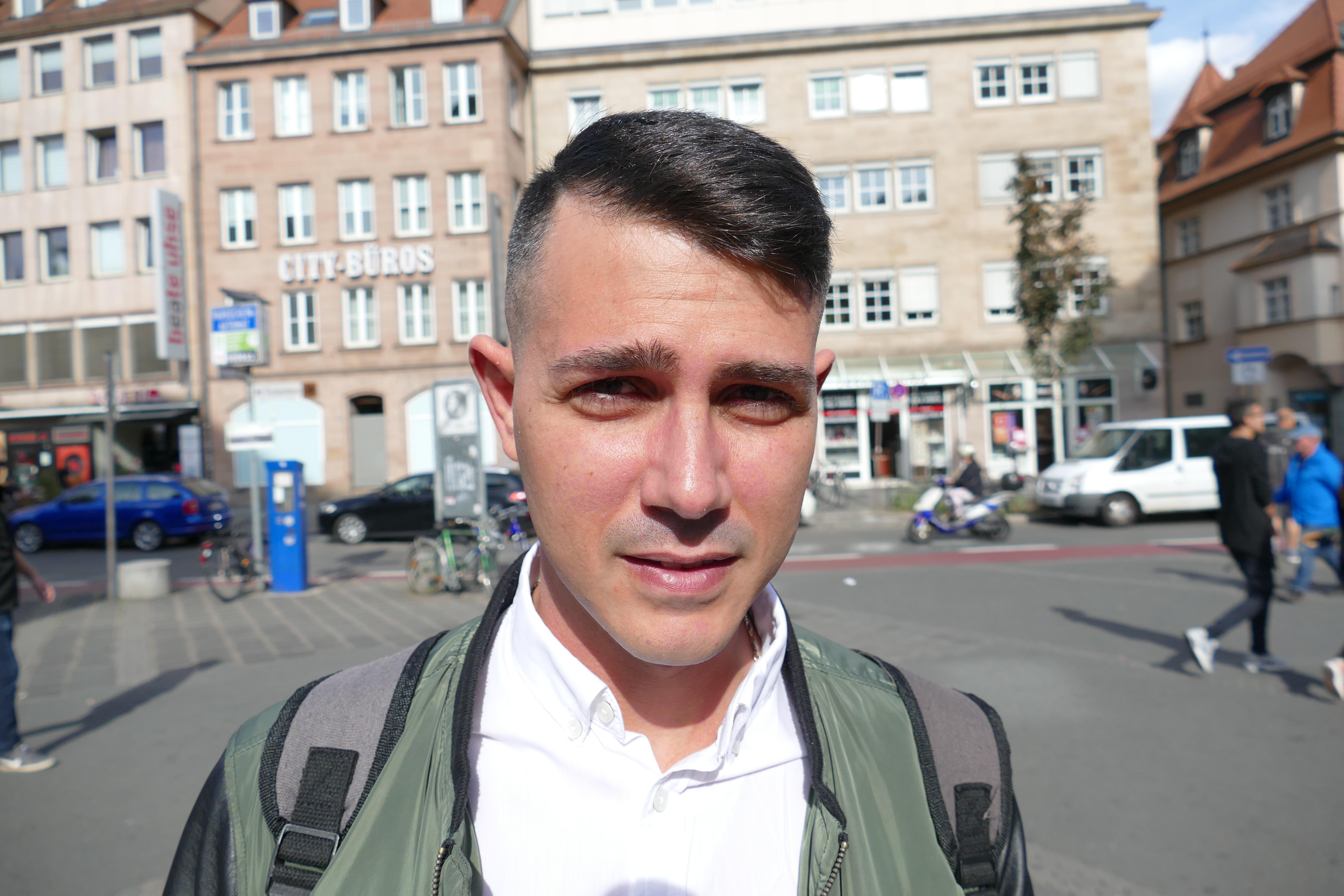 Carmine Muto ist ein vehementer Befürworter von mehr Klimaschutz: "Es geht um die Zukunft von uns allen, das darf niemanden kalt lassen." Als Barkeeper hat der 31-Jährige allerdings nicht die Möglichkeit, auf die Straße zu gehen.