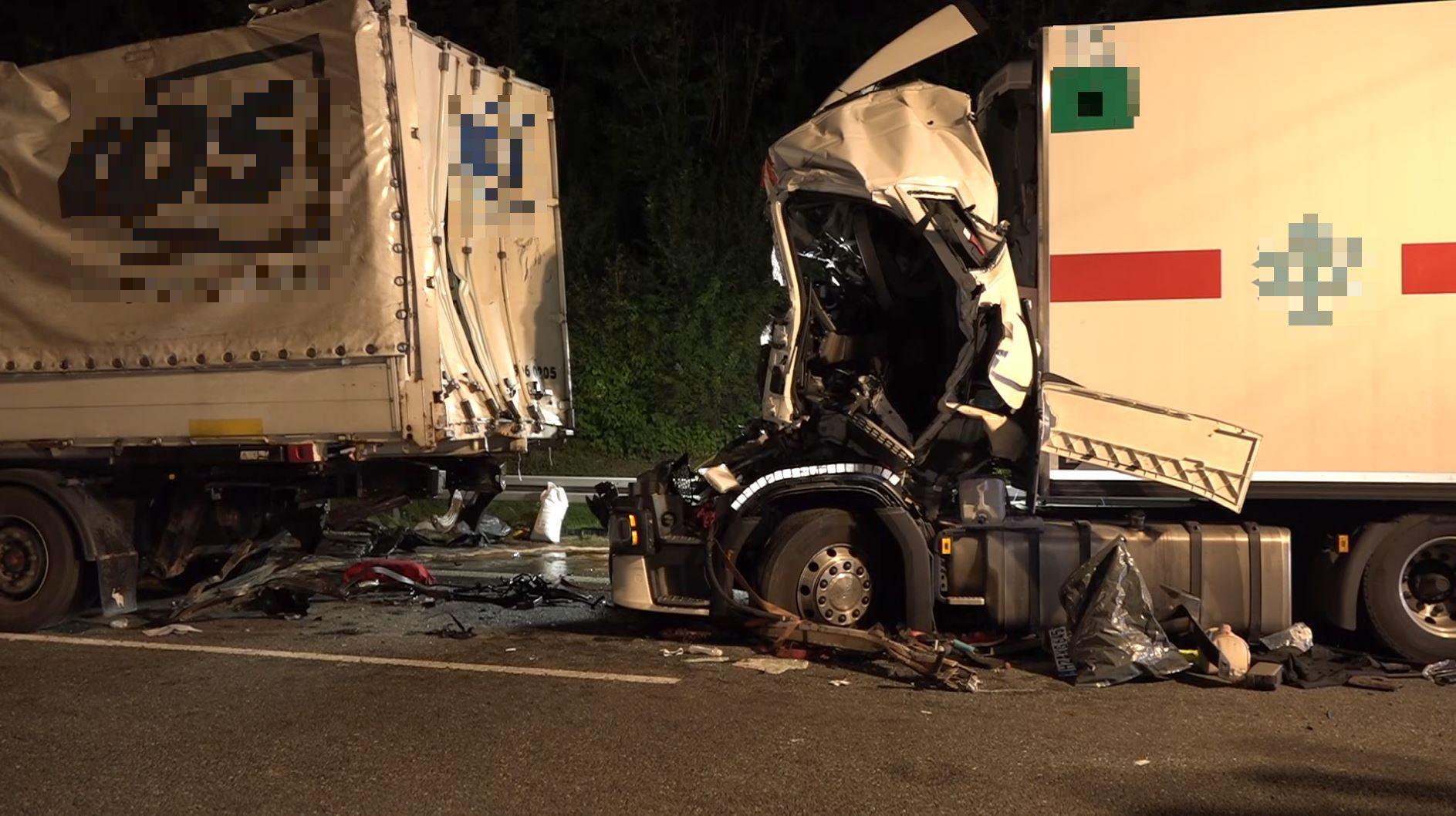 Lkw-Fahrer nach Unfall in Lebensgefahr: A9 teils gesperrt | Nordbayern