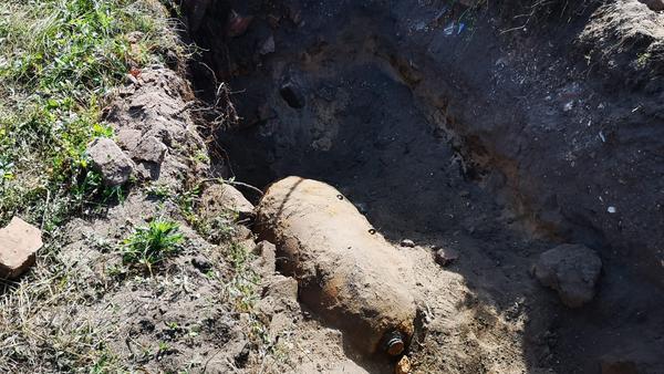 Am 19. September 2019 haben Bauarbeiter eine Fliegerbombe im Nürnberger Stadtteil Kleinreuth h.d. Veste gefunden. Die Polizei sperrte den Fundort im Umkreis von einem Kilometer ab. Die Entschärfung ging am Abend über die Bühne.