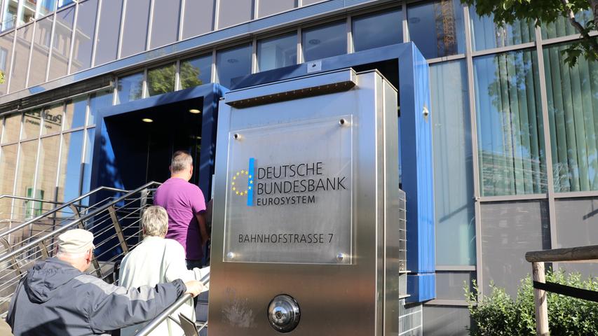 Schlange vor Bundesbank in Nürnberg: Das ist die neue 5-Euro-Münze