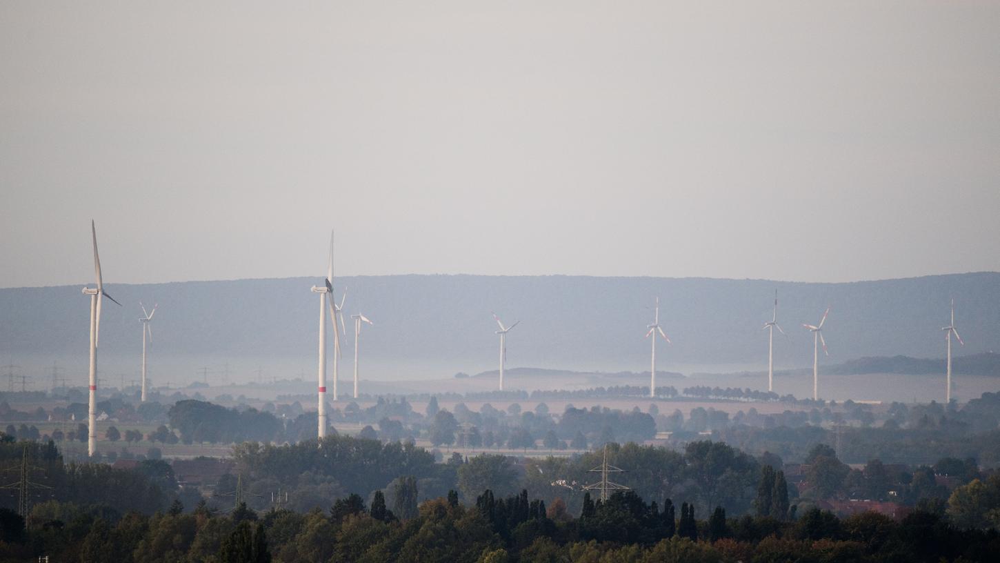 Windräder sollen maßgeblich dabei helfen, den CO2-Ausstoß in Deutschland zu reduzieren.