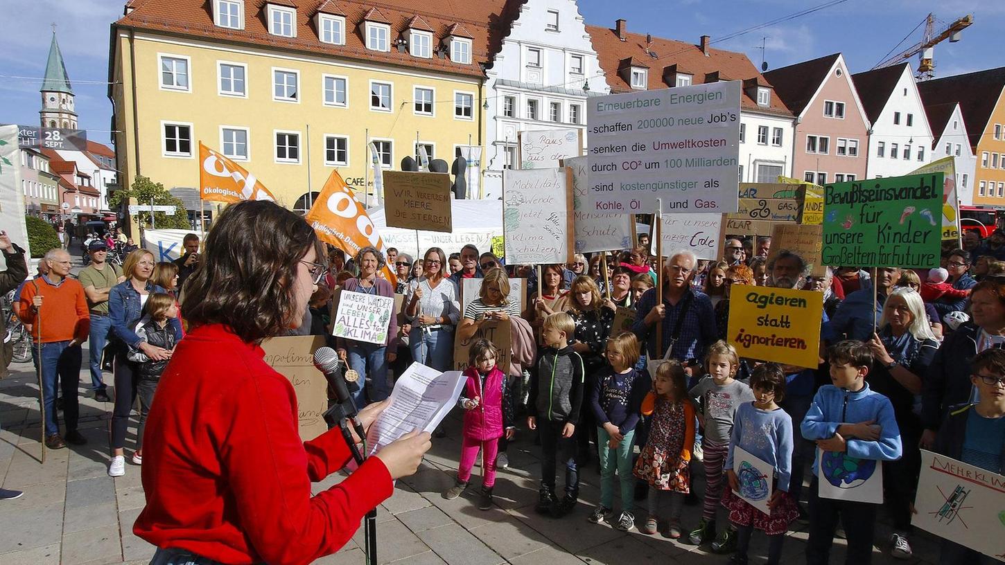 300 Menschen gingen am Klima-Aktionstag in Neumarkt auf die Straße