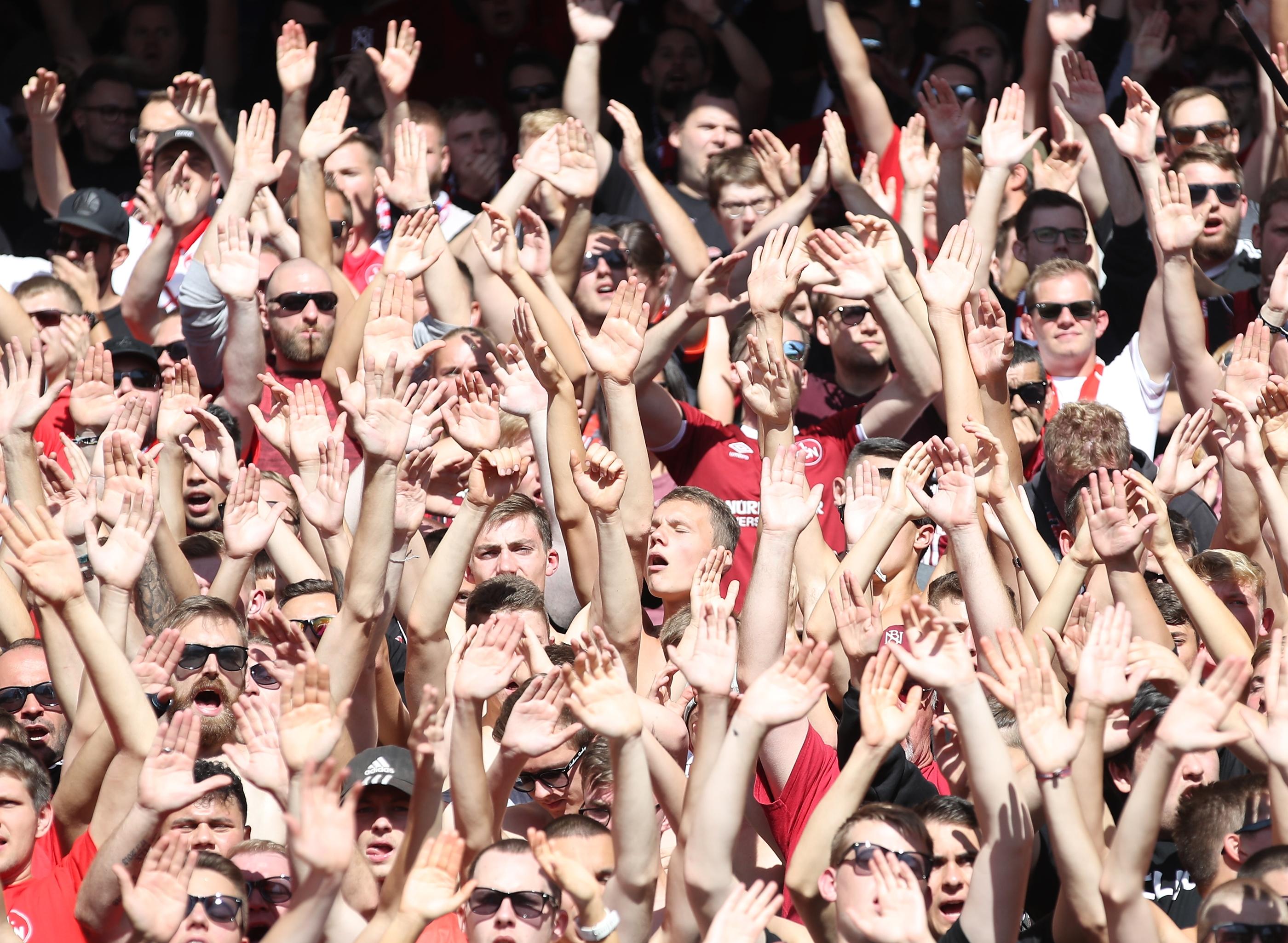 Die Club-Fans sind wieder da. Nürnberg sehnt sich nach einem Sieg. Doch Nürnberg landet keinen Sieg, da auch ein dieses Mal blasser Hack in aussichtsreicher Position verstolpert.