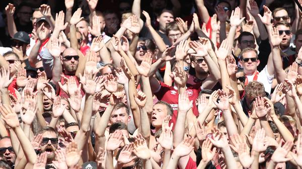 Die Club-Fans sind wieder da. Nürnberg sehnt sich nach einem Sieg. Doch Nürnberg landet keinen Sieg, da auch ein dieses Mal blasser Hack in aussichtsreicher Position verstolpert.