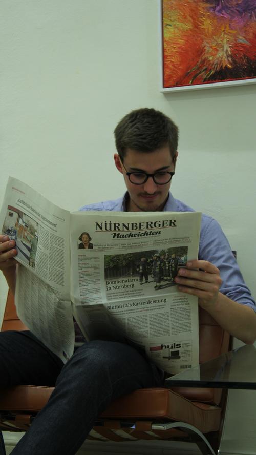 Kurze Pause zwischendurch - mit einem Blick in die Nürnberger Nachrichten.