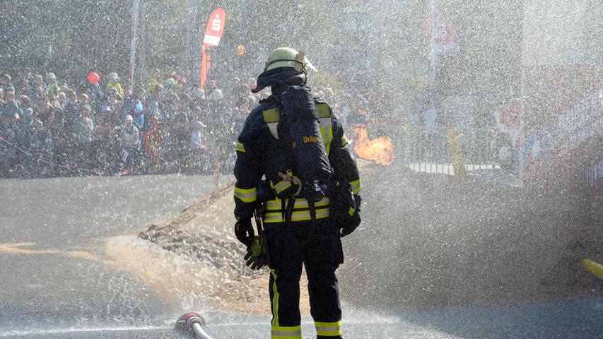 Explosive Stimmung: Erlanger Feuerwehr lädt zum Tag der offenen Tür