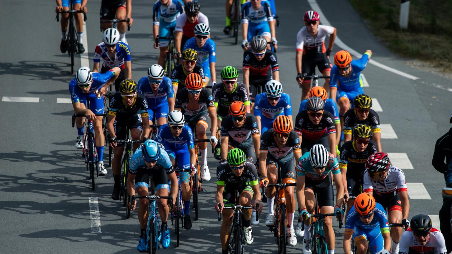Blaues Trikot, orangefarbener Helm: Die Fahrer des Herrmann Radteam haben in dieser Bundesliga-Saison überzeugt. Nächstes Jahr werden sie trotzdem für andere Mannschaften an den Start gehen.